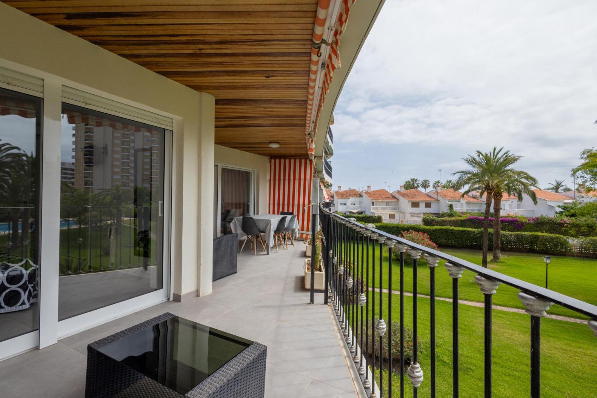 Апартаменти Residencia De Lujo Frente Al Mar Playa de Gandia Екстер'єр фото